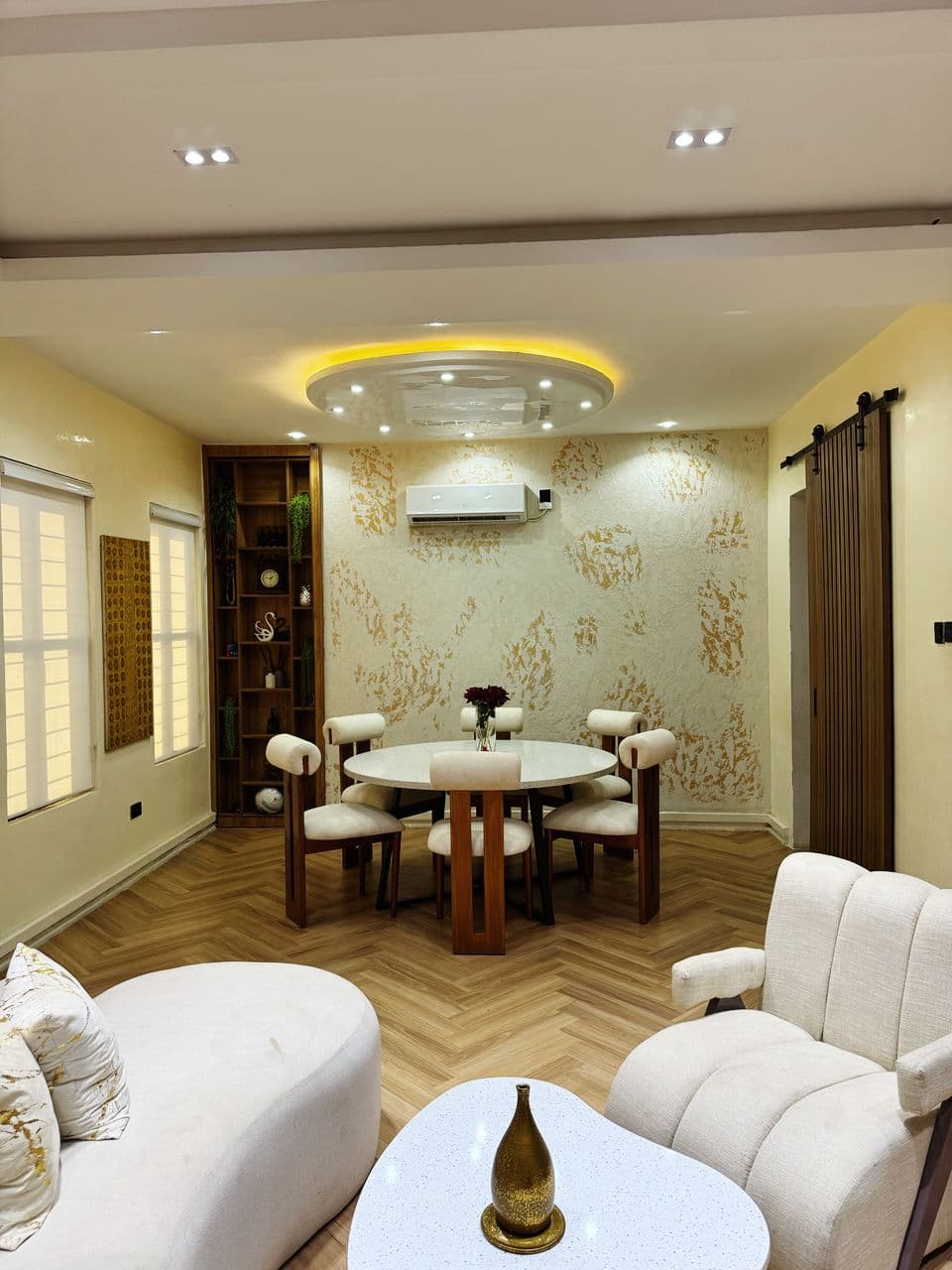 Kadoshi sitting room interior — Project Beebs